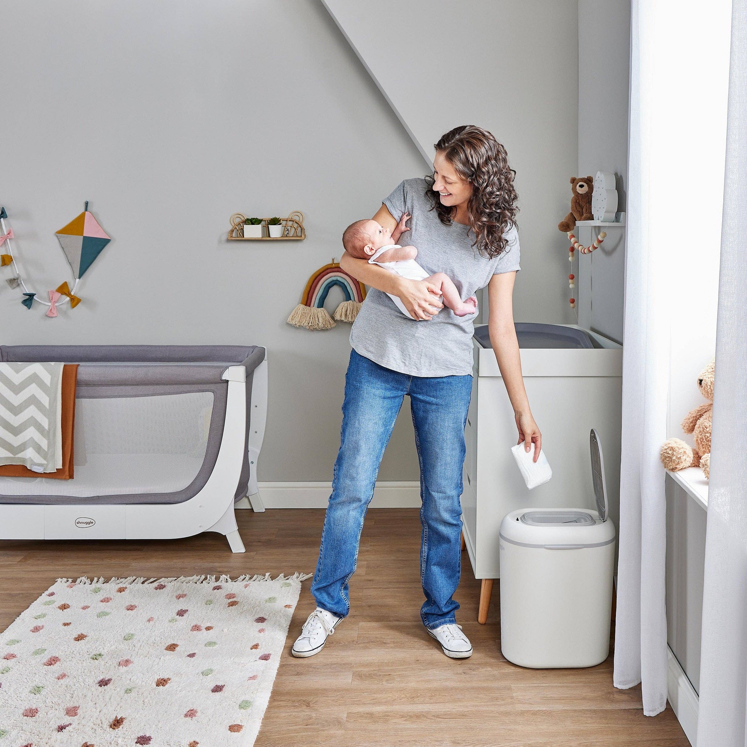 Shnuggle Eco-Touch Nappy Bin, Cassette-Free Nappy Disposal