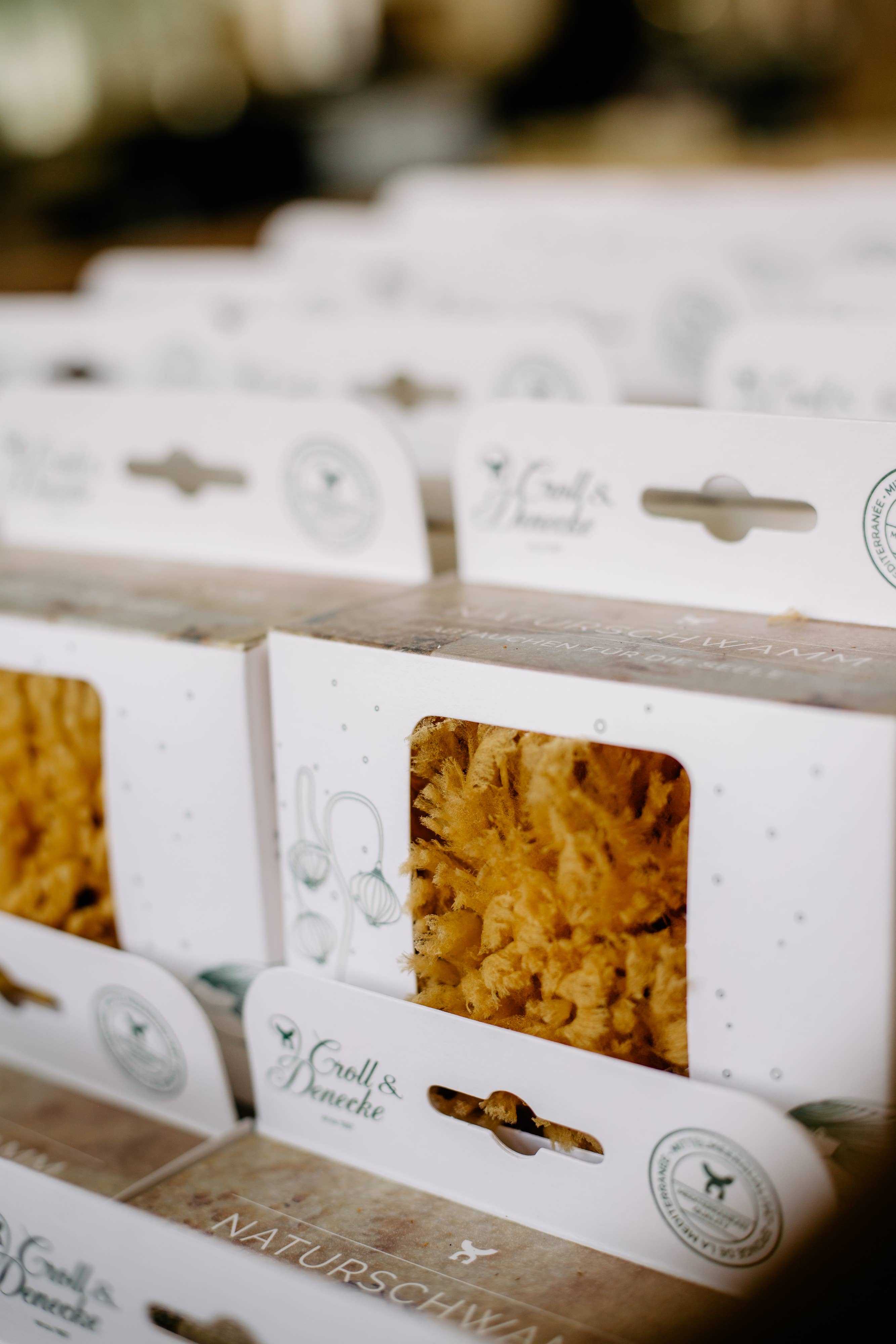 Natural sponge in an eco-friendly gift box